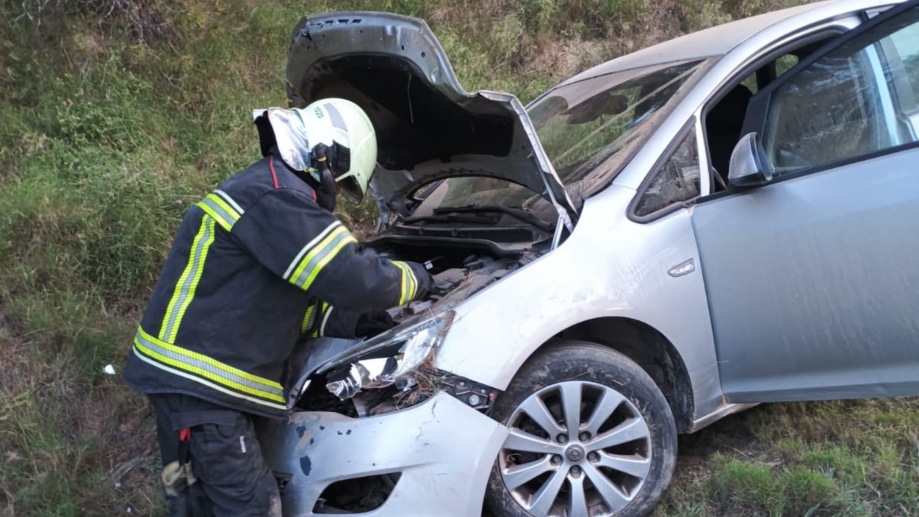 Grave accidente de tráfico en un pueblo de Navarra: una joven de 23 años resulta herida