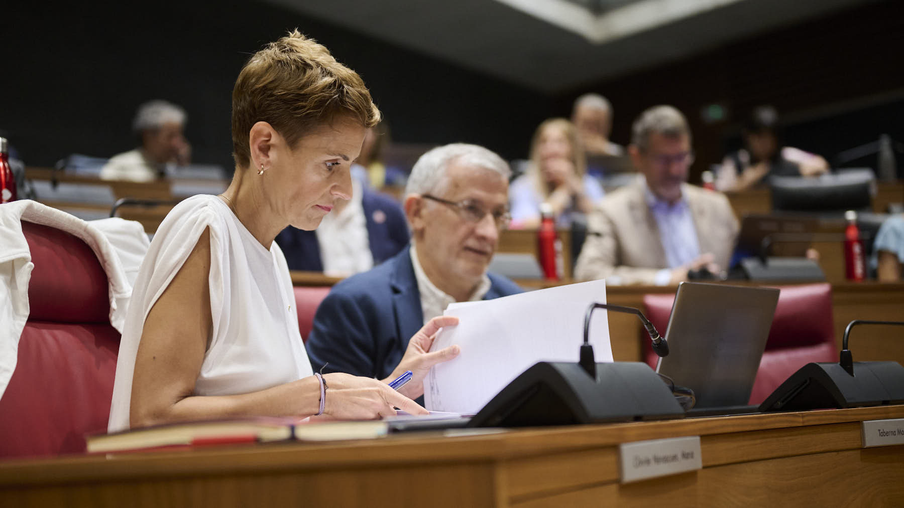 Piden al Gobierno de Chivite que anule las adjudicaciones de las VPO y las obras de Belate: 