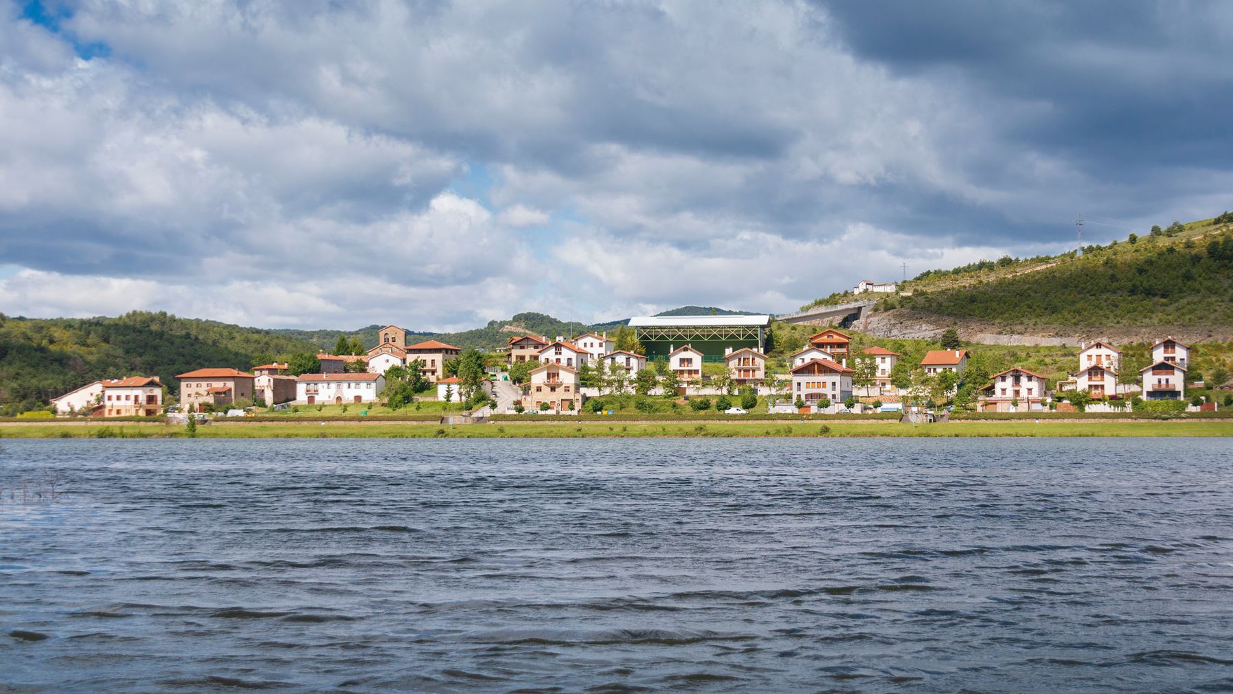 Embalse de Nagore. TURISMO DE NAVARRA