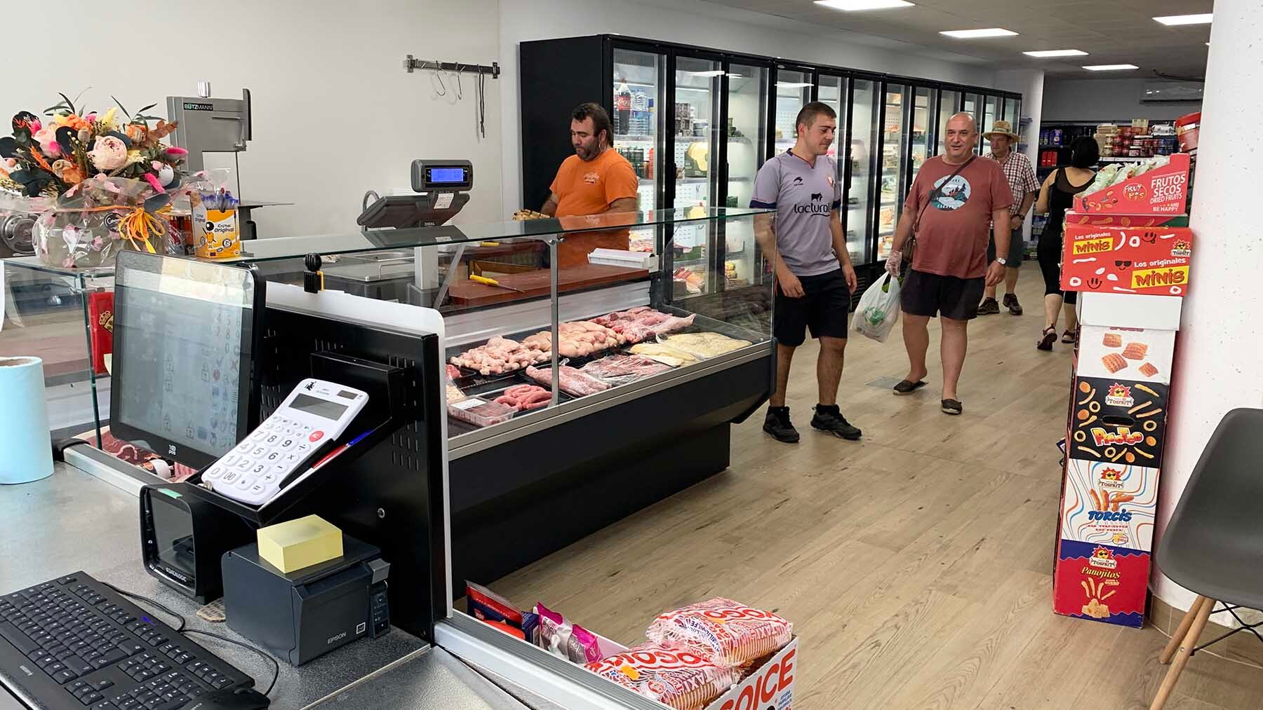 Interior de la carnicería supermercado Laupru en Dicastillo. Navarra.com