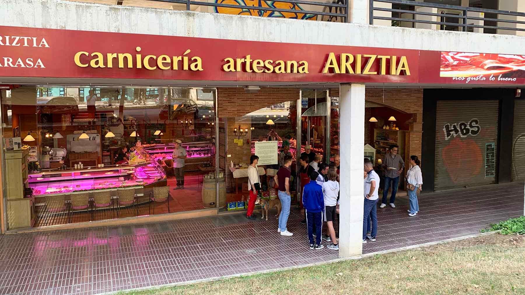 Fachada de la carnicería Ariztia en la avenida Sancho el Fuerte 37 de Pamplona. Navarra.com