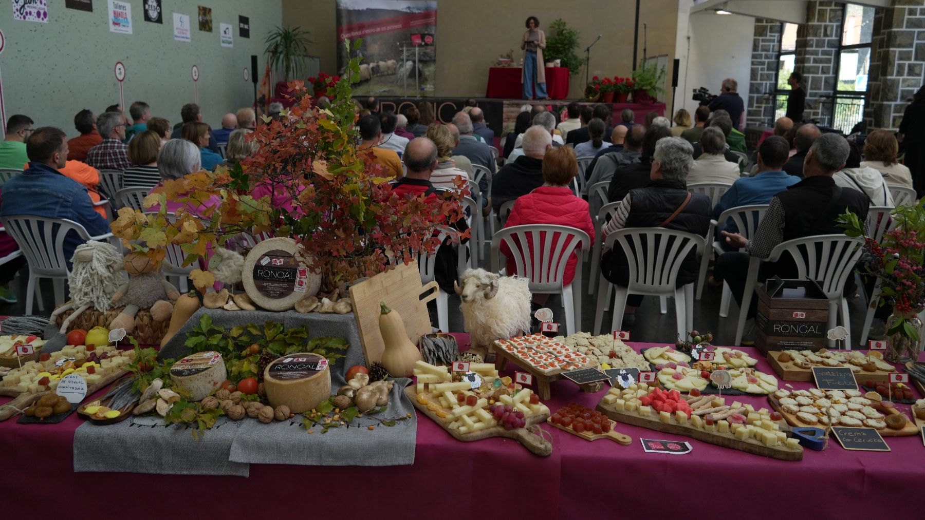 El Queso Roncal celebra su gran día en un pueblo de Navarra con catas y homenajes