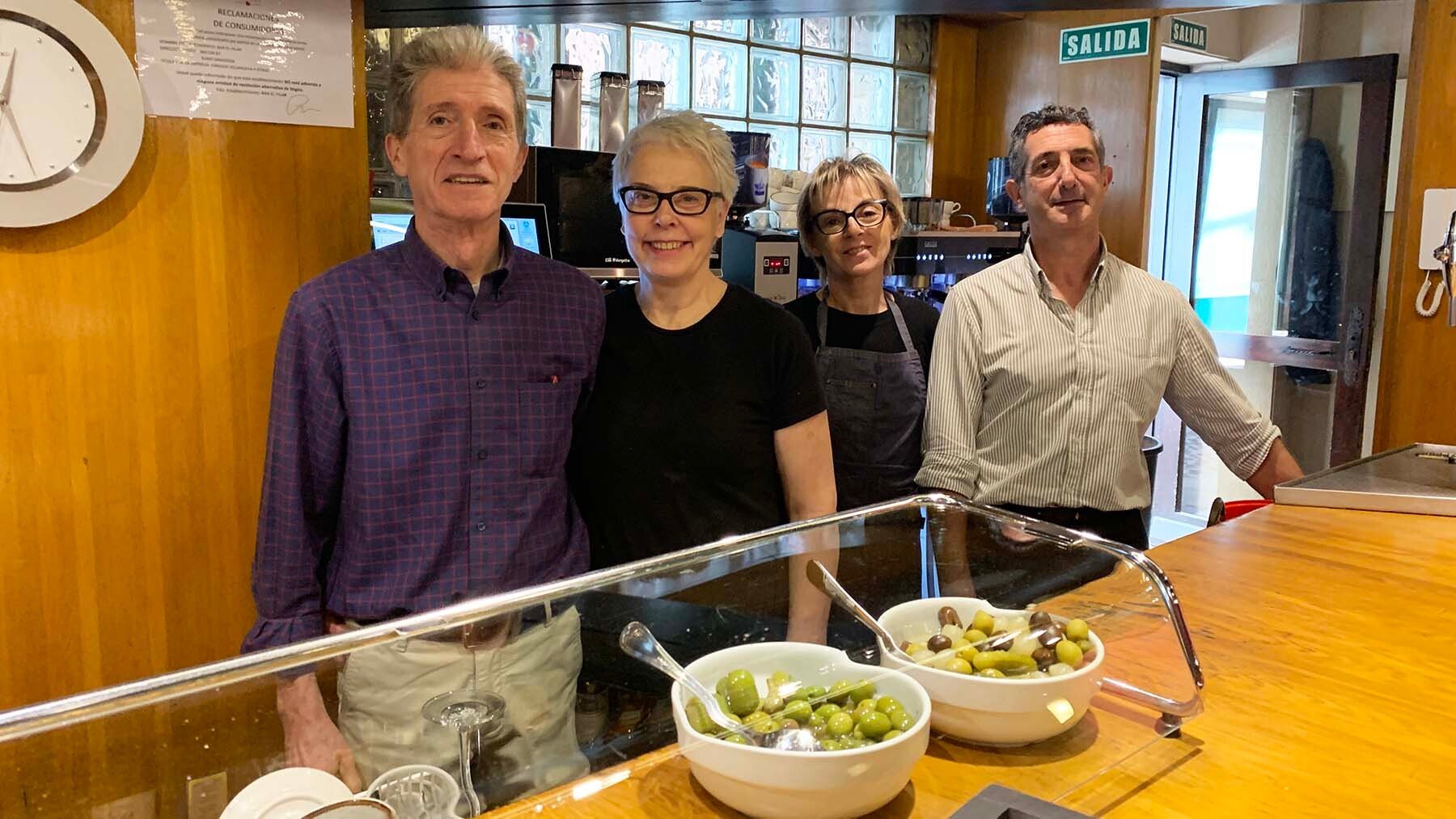 El bar de un pueblo de Navarra que triunfa con el pincho de pimiento: “La gente viene porque todo es casero”