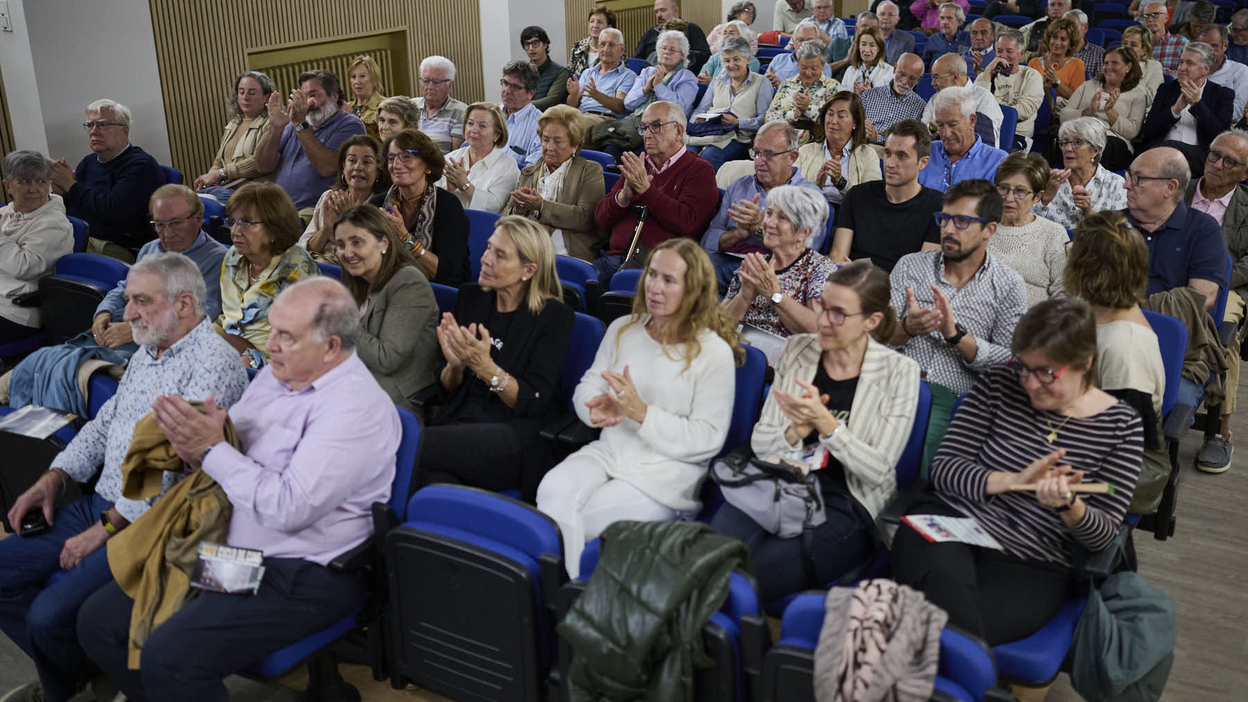 Rosa Díez presenta su último libro 'La sombra. Memoria histórica de Zapatero'. PABLO LASAOSA