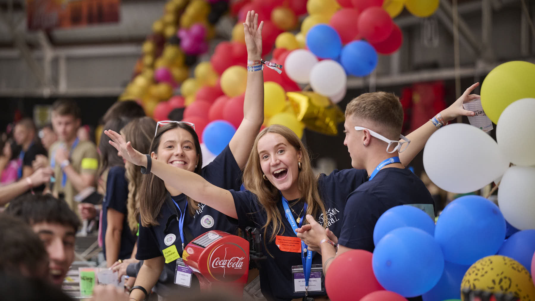 Cientos de universitarios disfrutan de la Carpa Universitaria de otoño 2025. PABLO LASAOSA