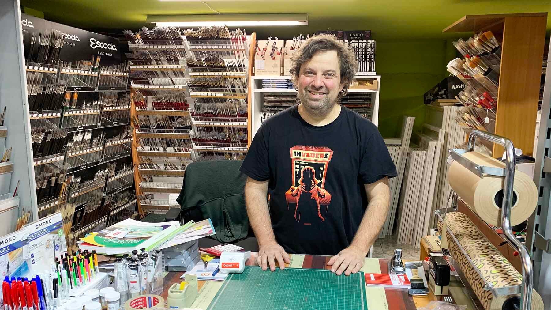 La pequeña tienda de barrio que recibe un premio al mejor autónomo de Navarra: “Me ha hecho mucha ilusión”