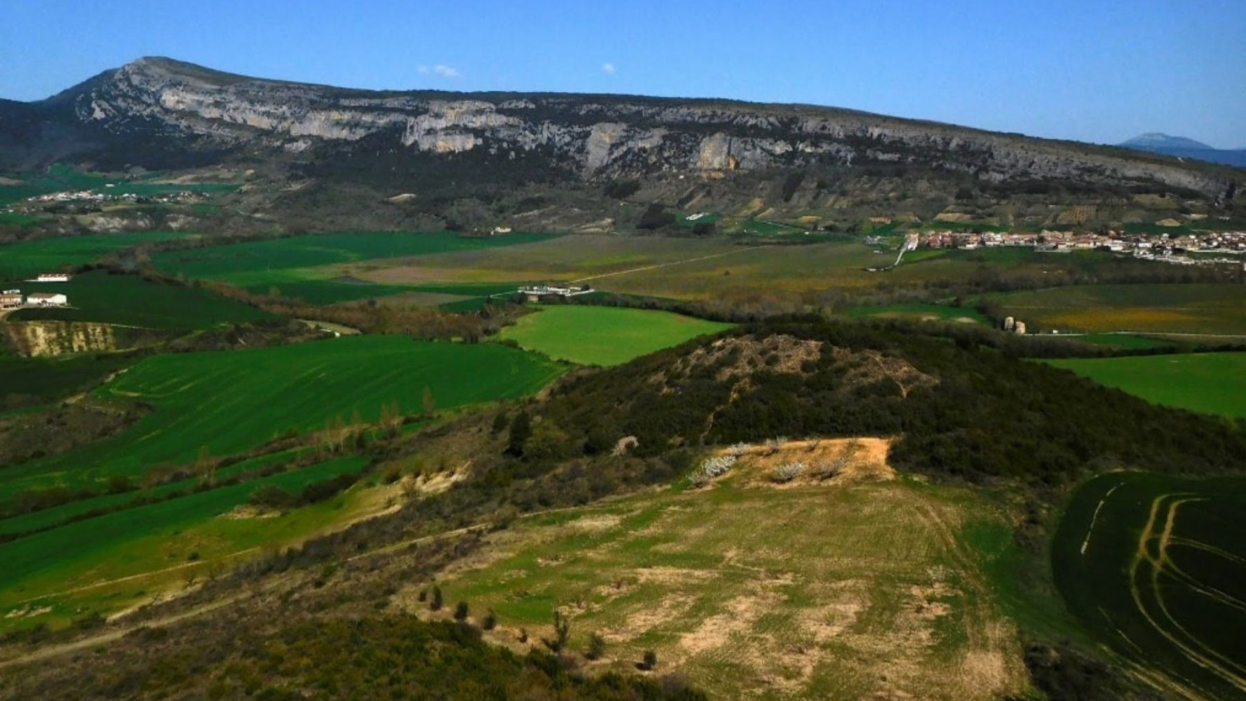 Vecinos se rebelan contra un proyecto fotovoltaico que quieren instalar en un icónico monte