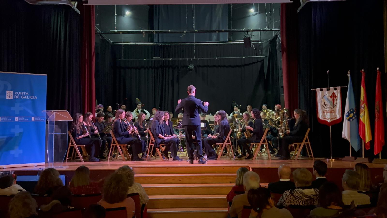 El Lar Gallego de Pamplona acoge un homenaje inolvidable a un músico que dedicó su vida a las gaitas