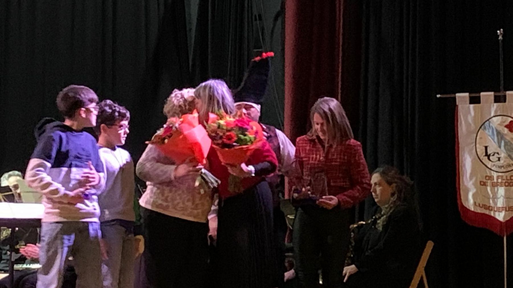 El Lar Gallego de Pamplona ha rendido un homenaje especial a Emilio Estévez Álvarez en su 75 aniversario. CEDIDA