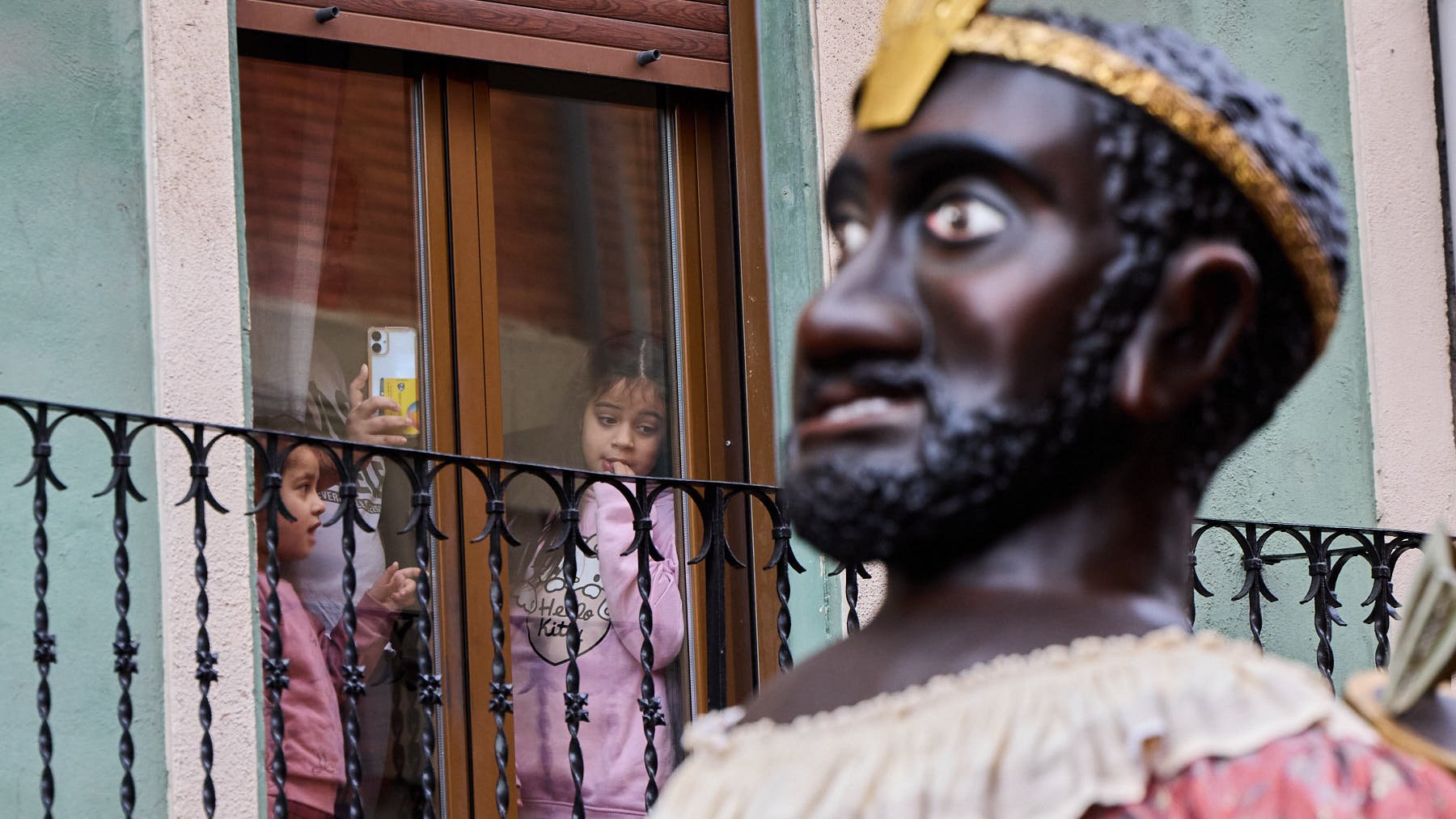 Salida de la Comparsa de Gigantes y Cabezudos por la calles de Pamplona en el día de San Saturnino 2025. IÑIGO ALZUGARAY
