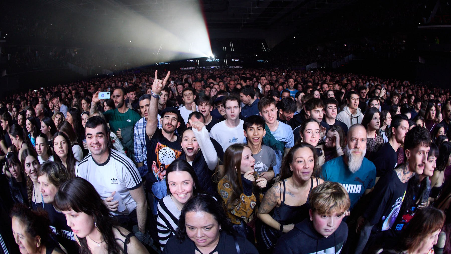 Concierto de Fito & Fitipaldis en el pabellón Navarra Arena dentro de su gira Aullidos Tour que sirve de presentación de su nuevo disco El monte de los aullidos. IÑIGO ALZUGARAY