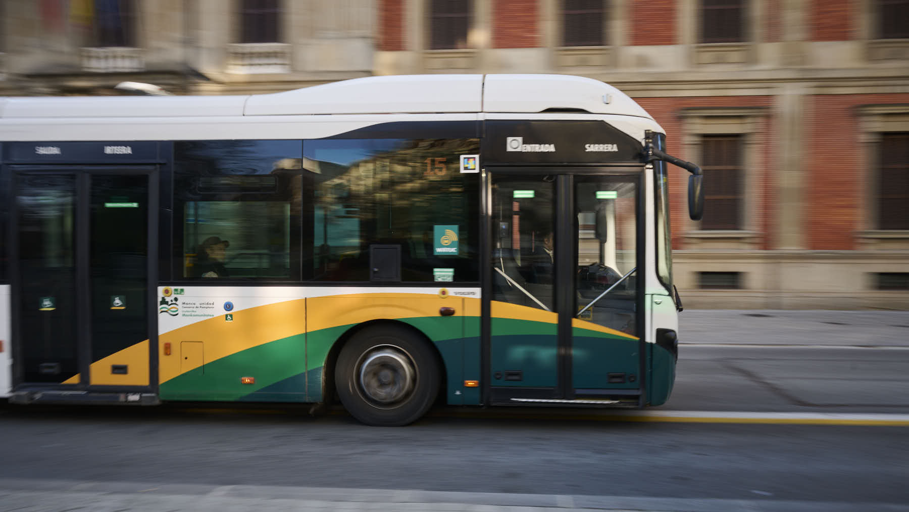 Cambios en varias líneas de las villavesas: una nocturna amplía el recorrido