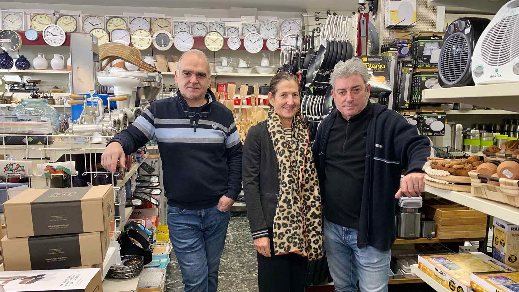 La ferretería familiar de un pueblo de Navarra que cumple 95 años: “Viene gente a comprar hasta de Francia”