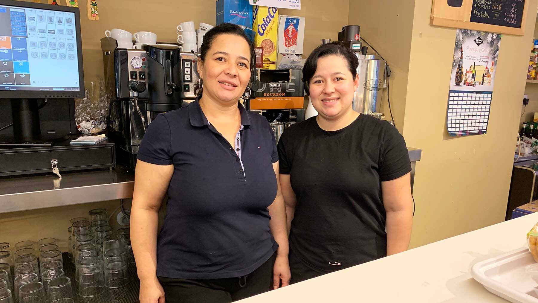 El bar familiar de Pamplona que une dos culturas y se ha ganado el cariño de todo el barrio