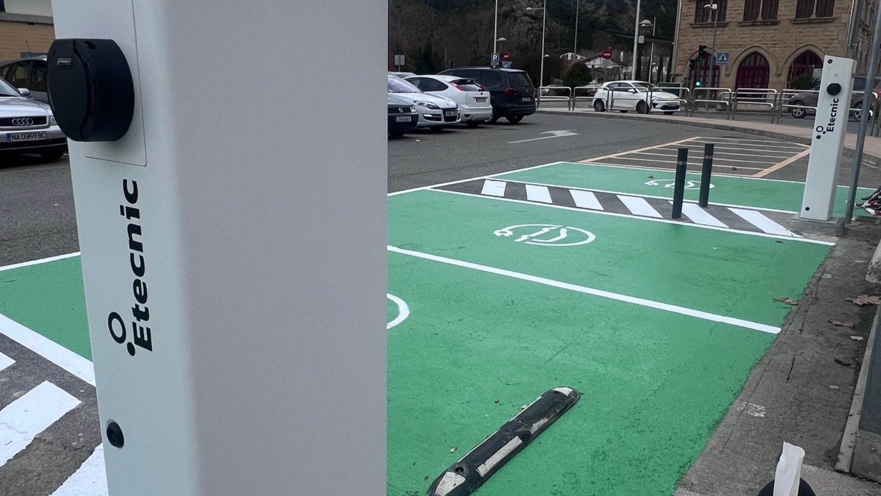 Cuatro plazas sólo para cargar: así funcionan los nuevos puntos para eléctricos en una localidad navarra
