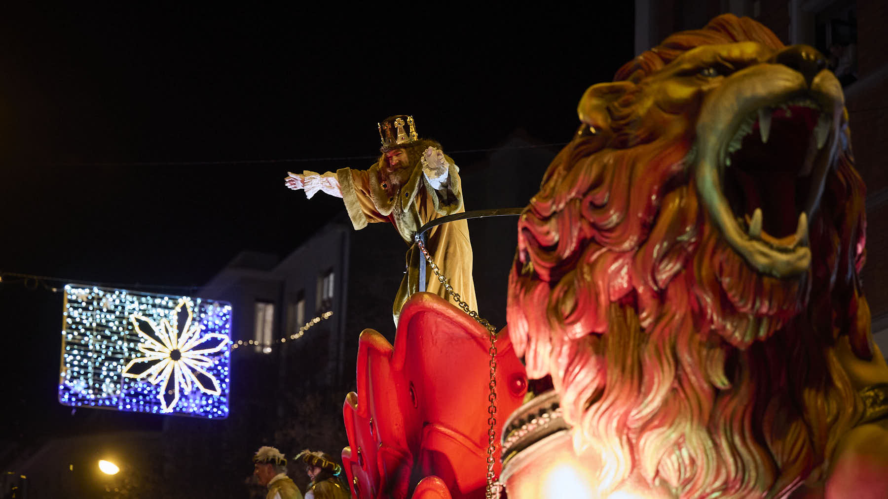 Pamplona recibe a los Reyes Magos durante la Cabalgata 2026. PABLO LASAOSA
