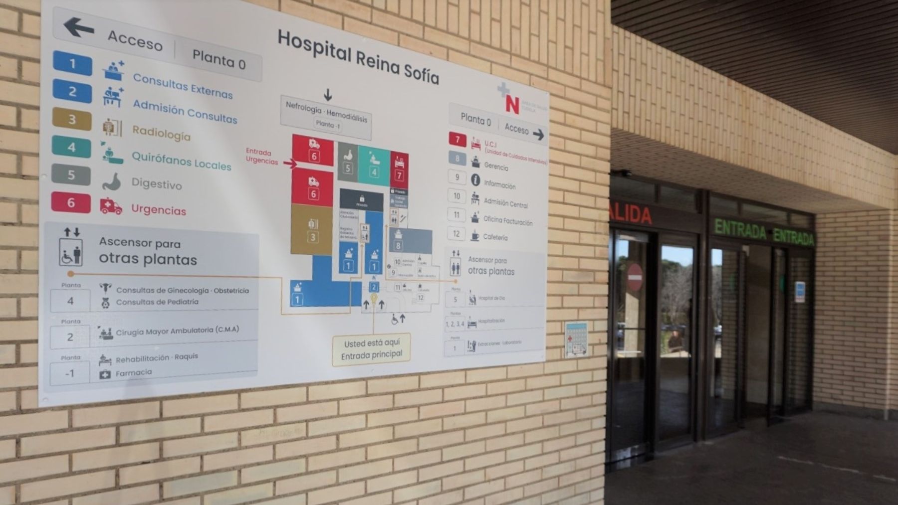 Cuatro colores, braille y baños adaptados: la transformación de uno de los principales hospitales de Navarra