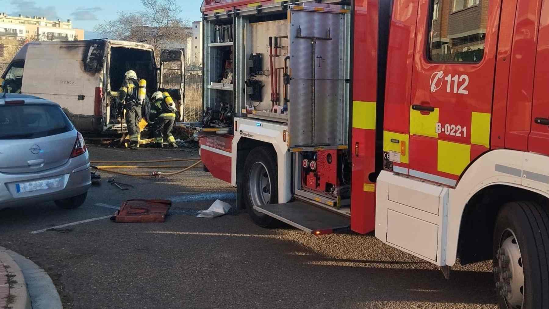Muere una persona en una furgoneta camper tras incendiarse en Navarra