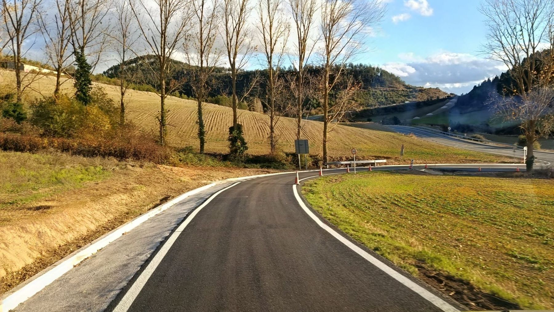 Navarra amplía una carretera local con una inversión de 133.000 euros para mejorar sus seguridad