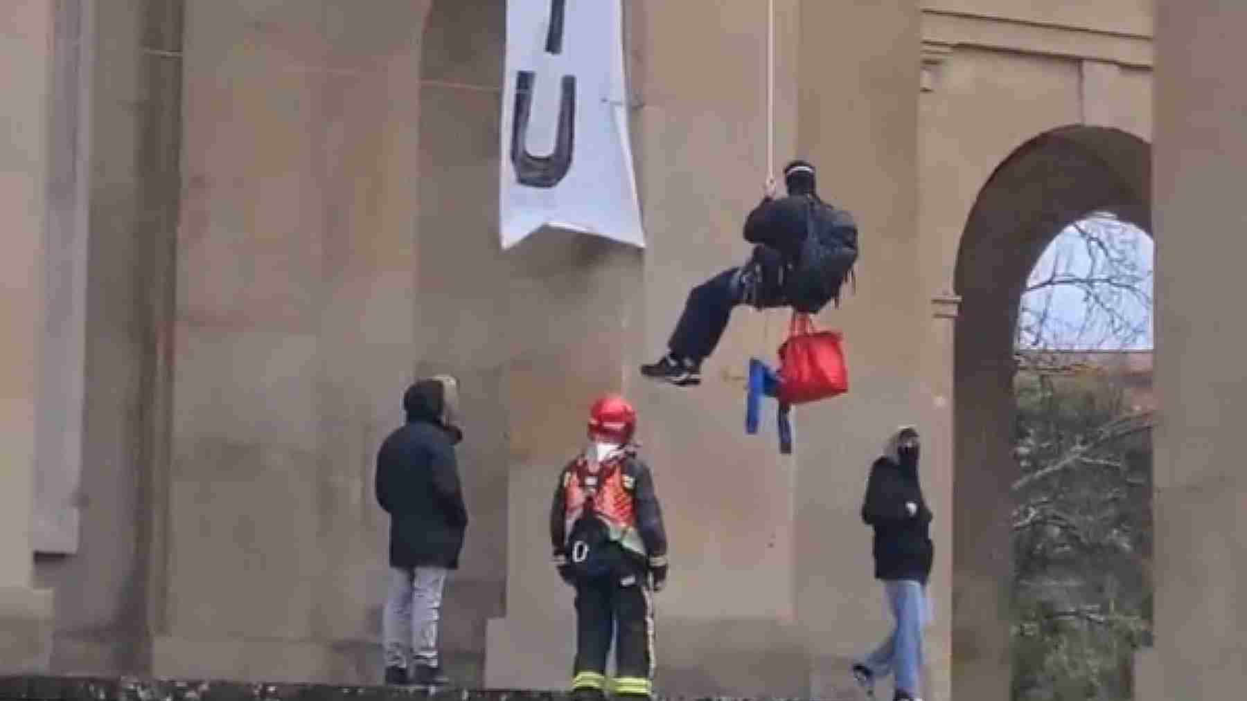 El Ayuntamiento de Asirón sólo pondrá una multa a los proetarras que se han colgado de los Caídos