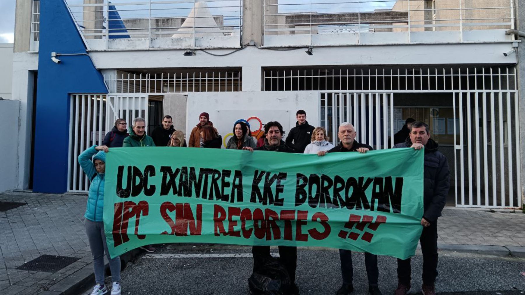 Los trabajadores de un club histórico de Pamplona anuncian huelga y piden un convenio 