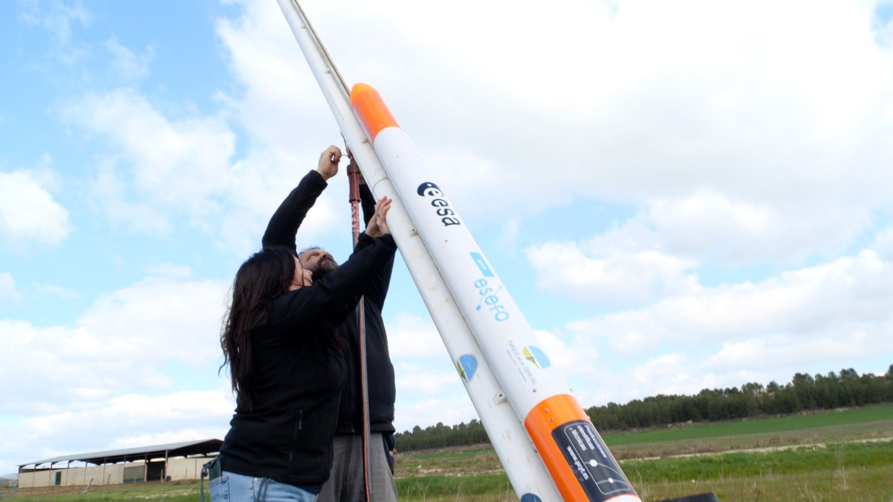 Mini satélites, cohetes y drones: así es el desafío que engancha a jóvenes de Navarra al espacio