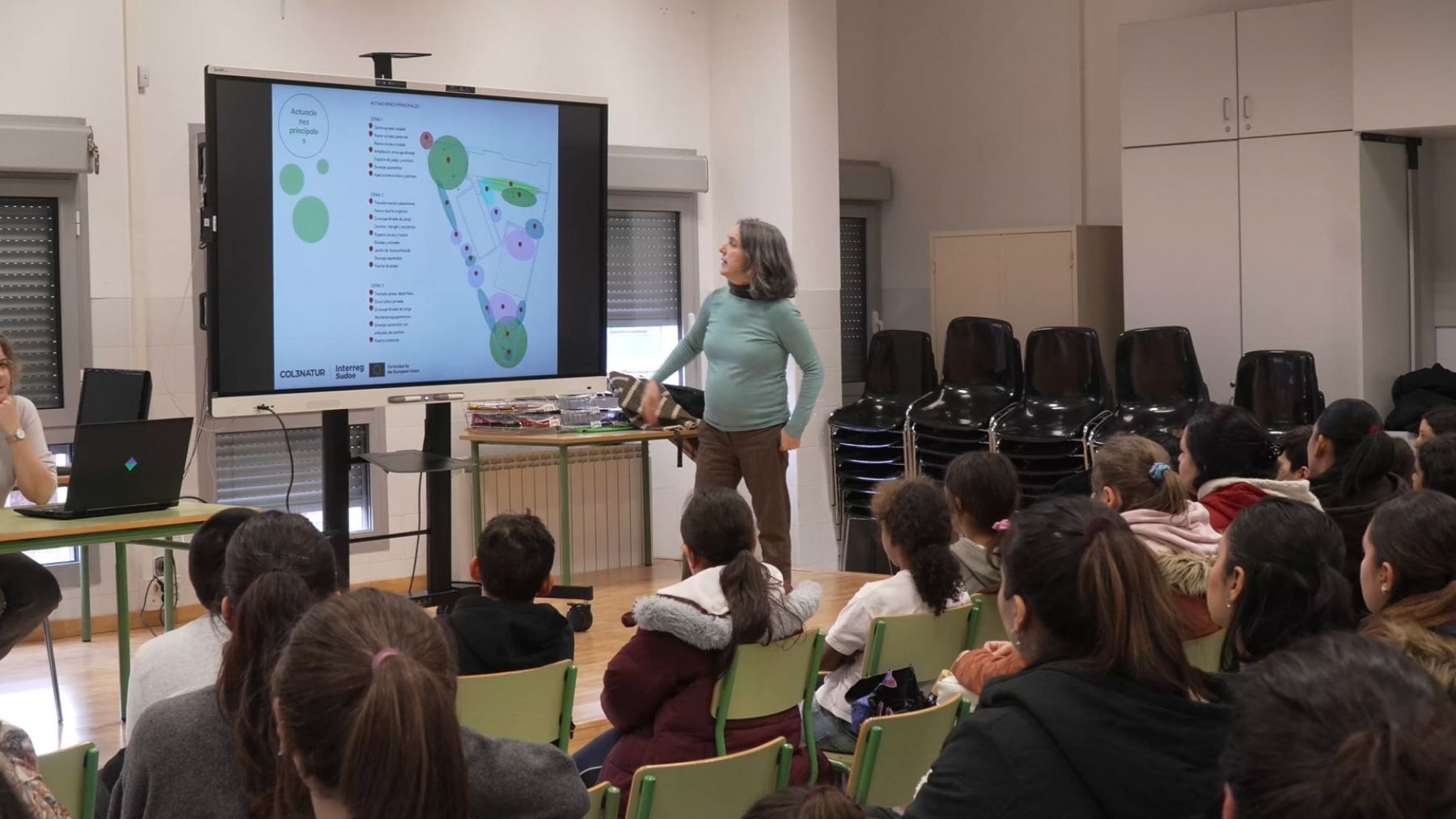 El colegio de Pamplona donde el patio deja de ser cemento y se convierte en un aula verde diseñada por sus alumnos