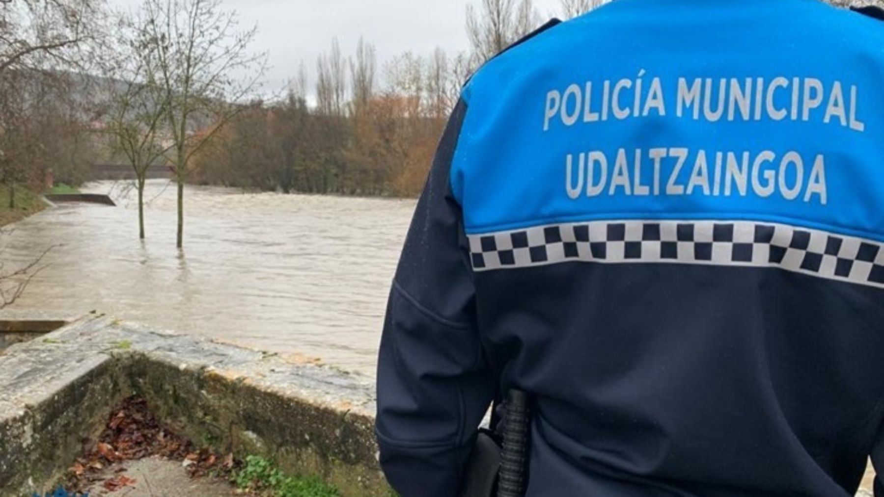 Prealerta en Pamplona por la crecida del Arga: sube el caudal y la Policía Municipal pide precaución