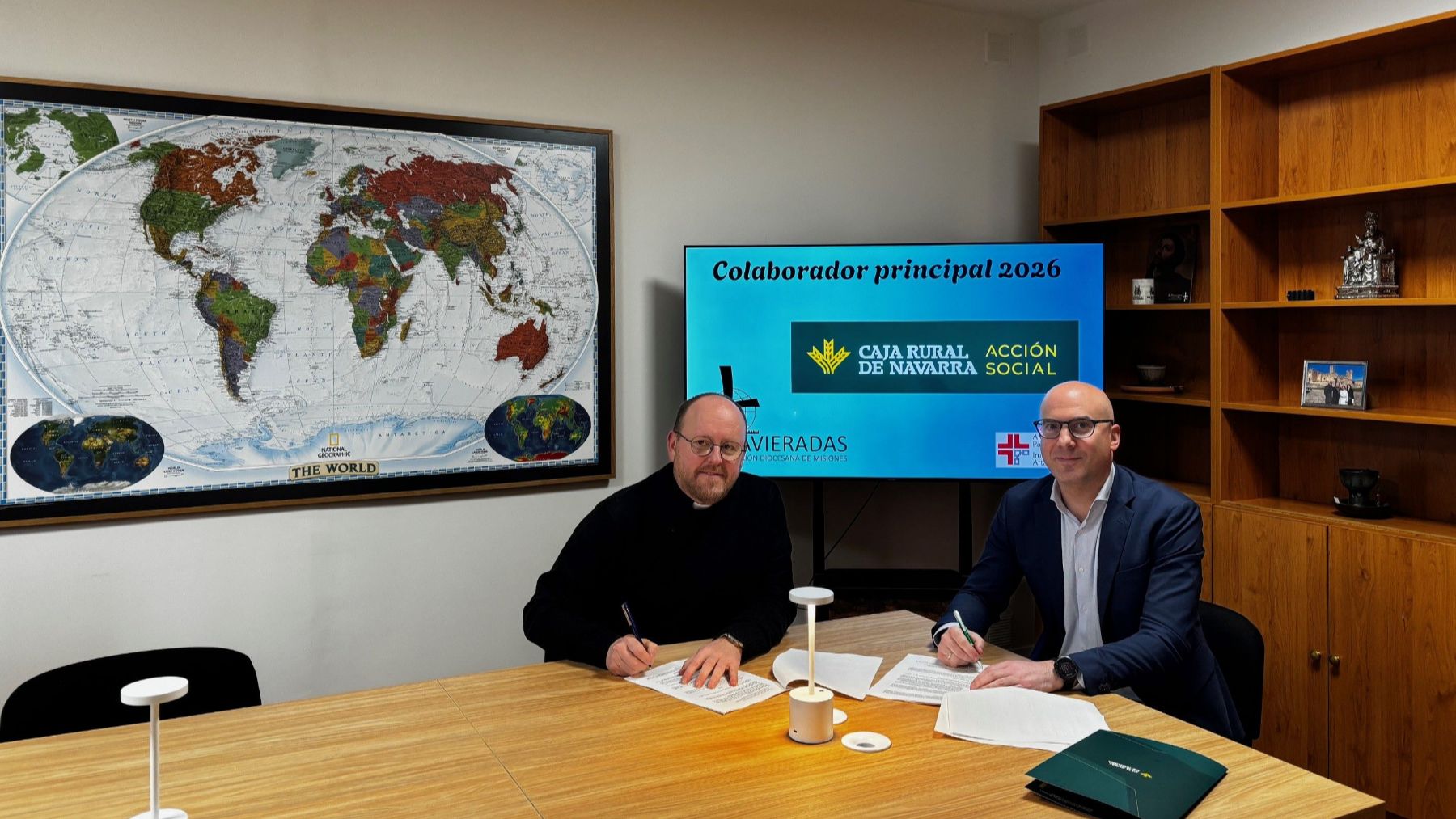 El acuerdo con una entidad navarra que impulsará la actividad social y reforzará la seguridad de las Javieradas este año