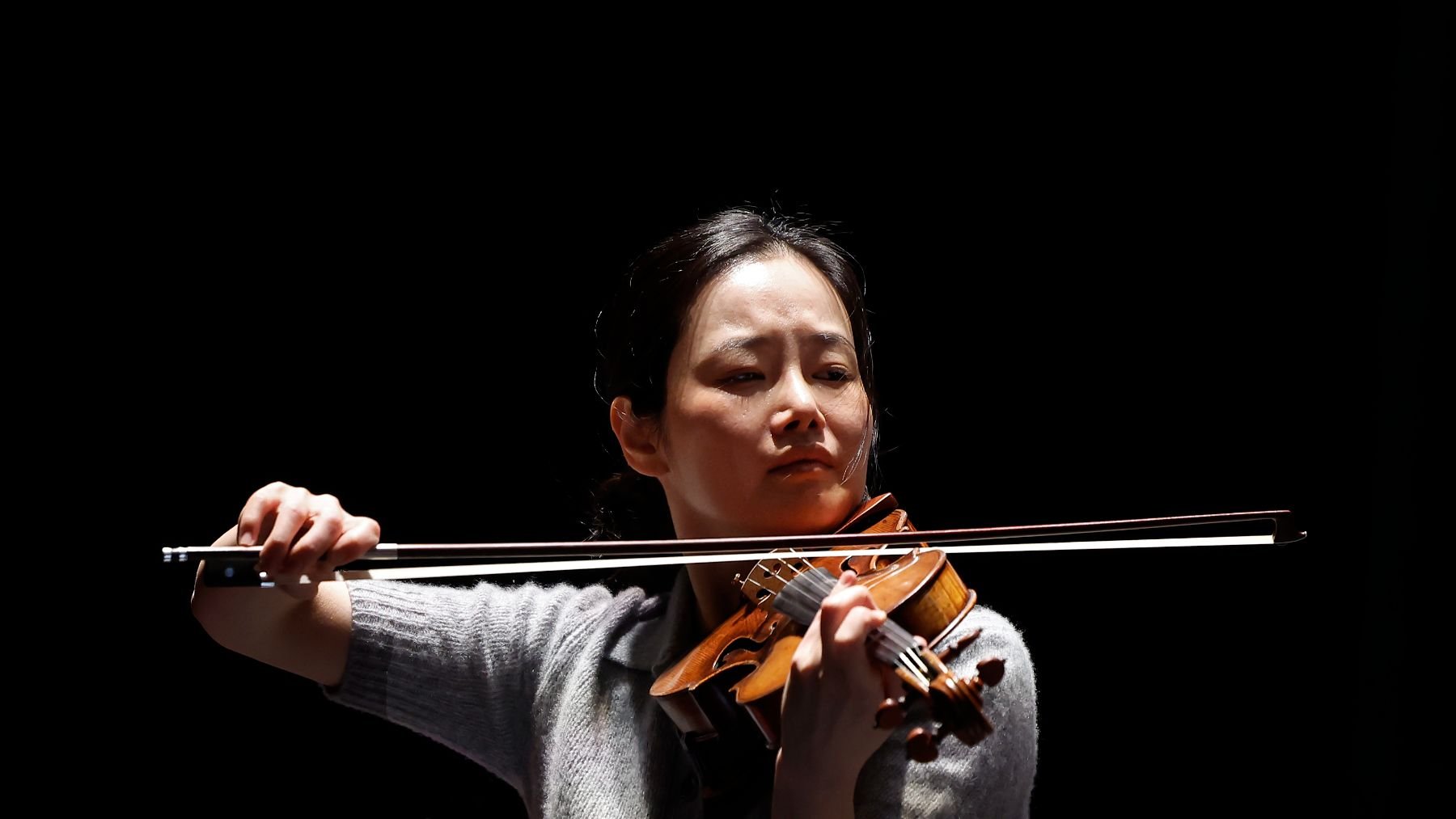 Una reconocida violinista surcoreana revela por qué su violín 