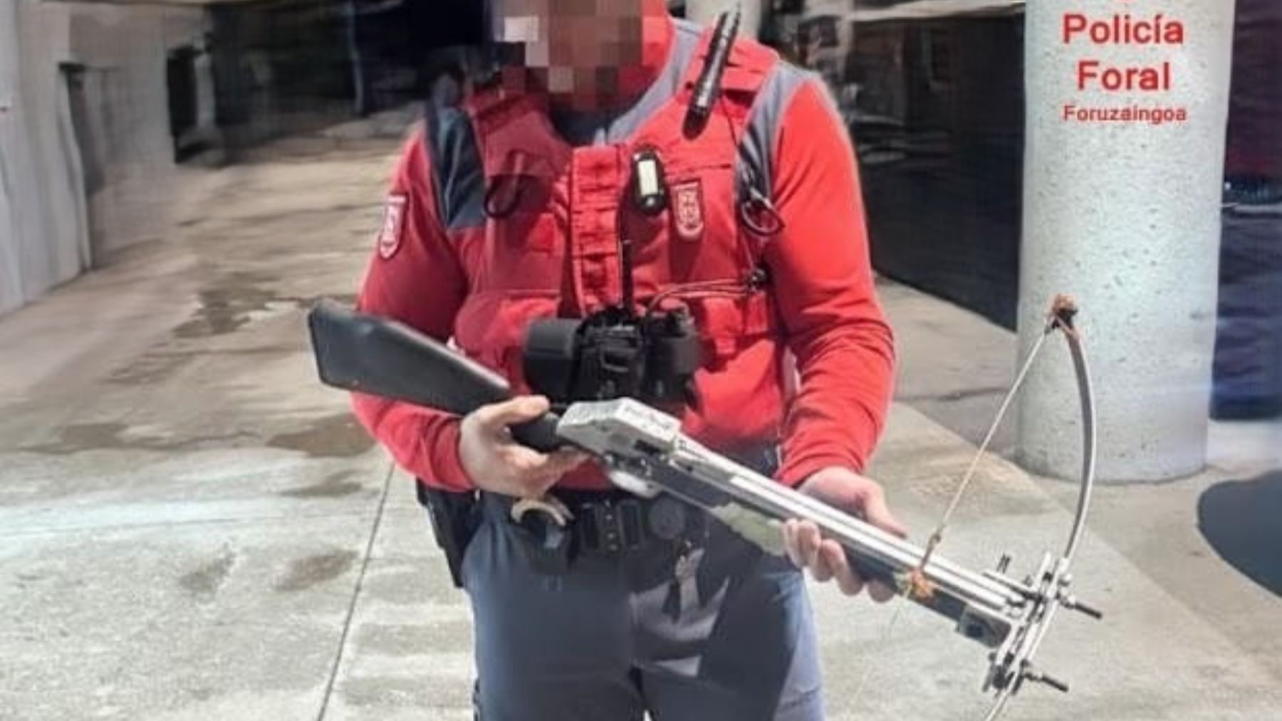 Una intervención policial por una persona alterada acaba con un peligroso hallazgo en una localidad navarra