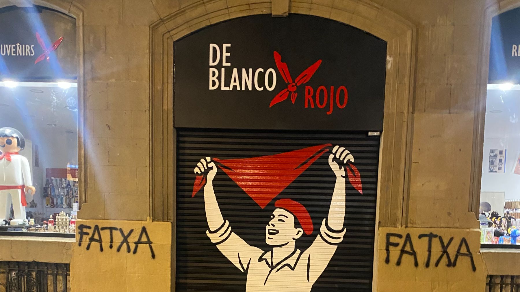 Los proetarras siguen atacando al comercio local: 