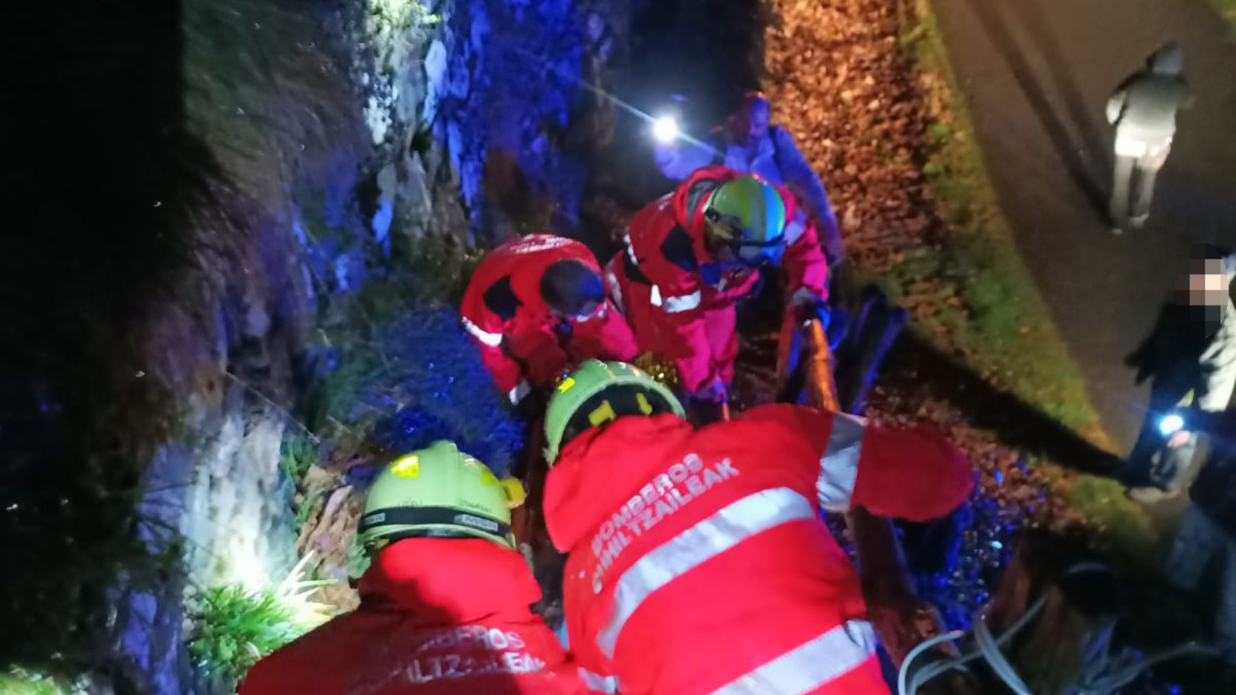 Espectacular rescate: una caída en un paraje de difícil acceso obliga a movilizar a los bomberos en Navarra