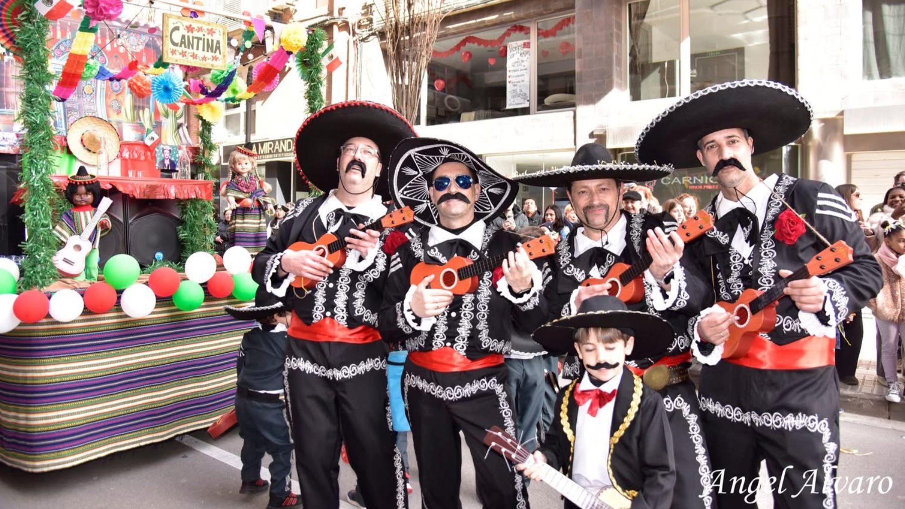 Disfraces premiados en el Carnaval de Tudela. Mejor disfraz colectivo.