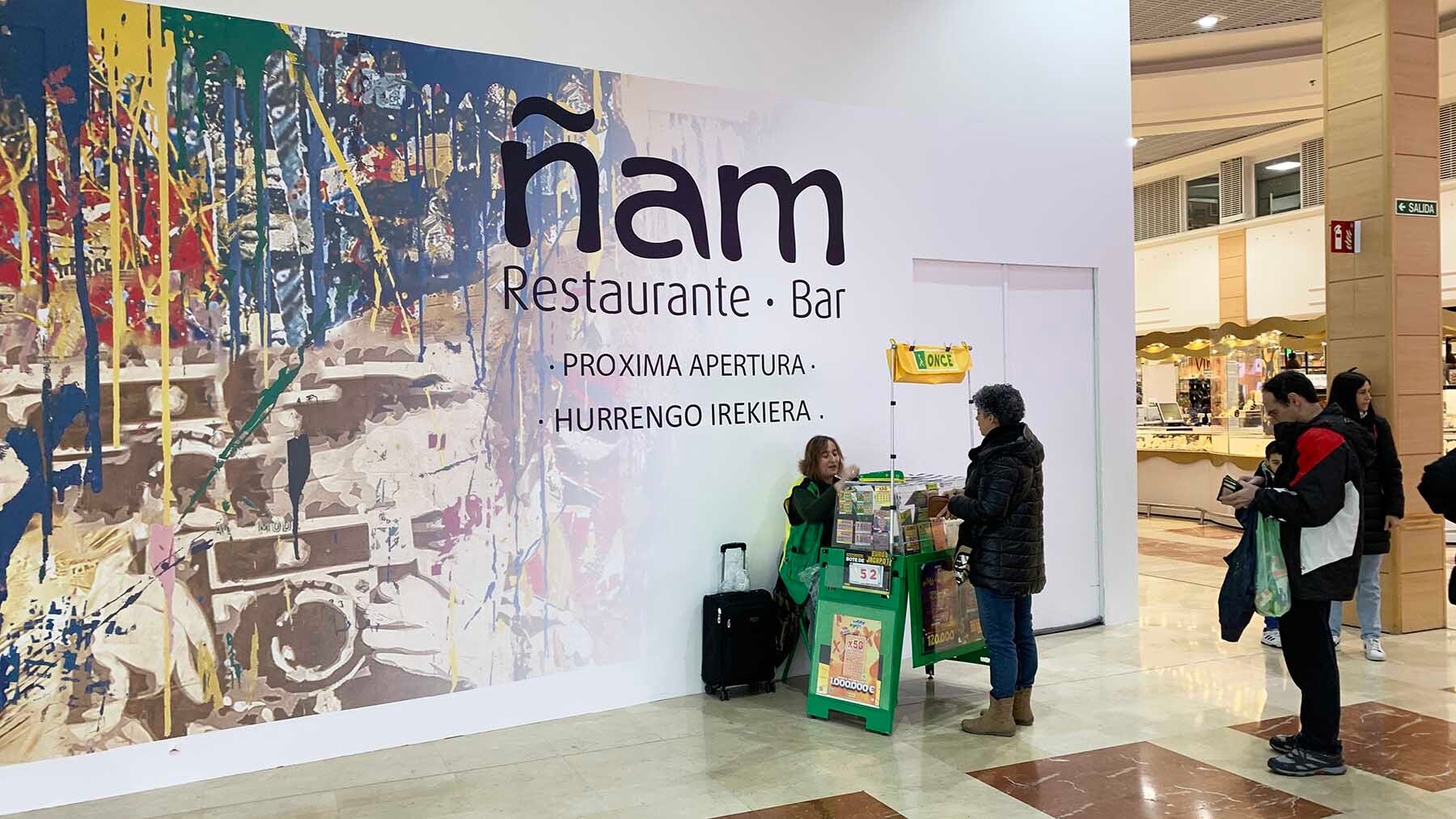 El espectacular cartel que anuncia la apertura de un conocido restaurante en La Morea: ya hay fecha