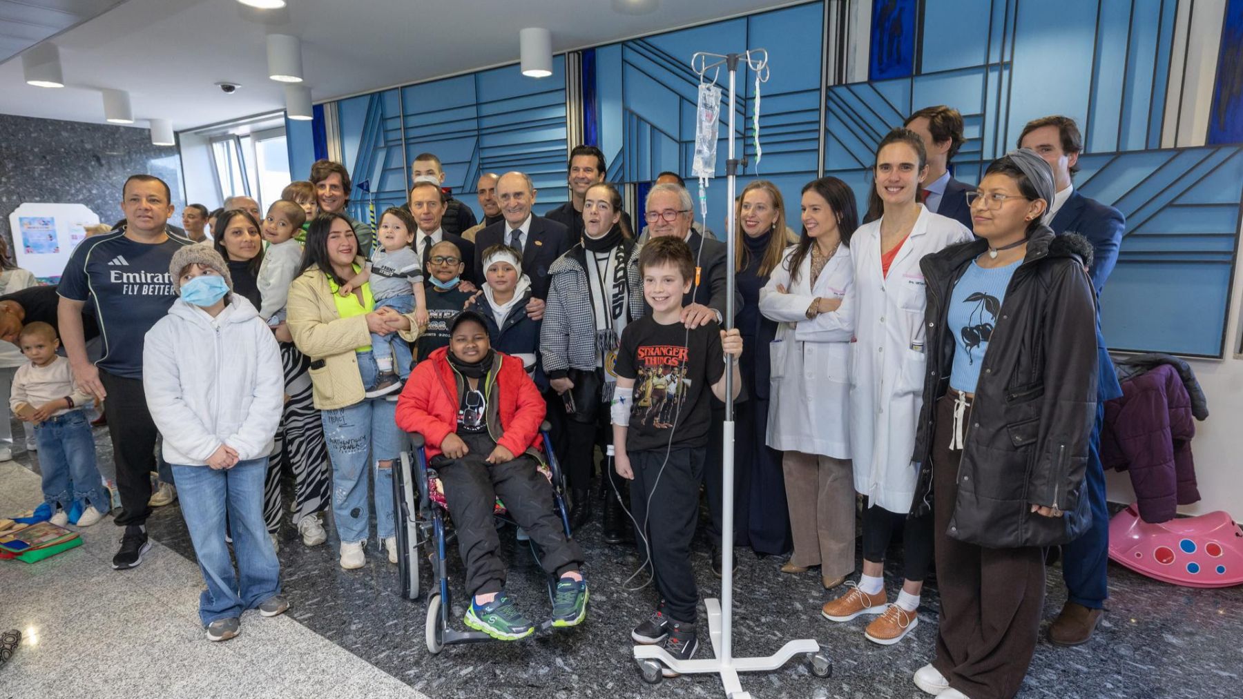 Osasuna y Real Madrid cambian el césped por la Clínica Universidad de Navarra en un emotivo encuentro
