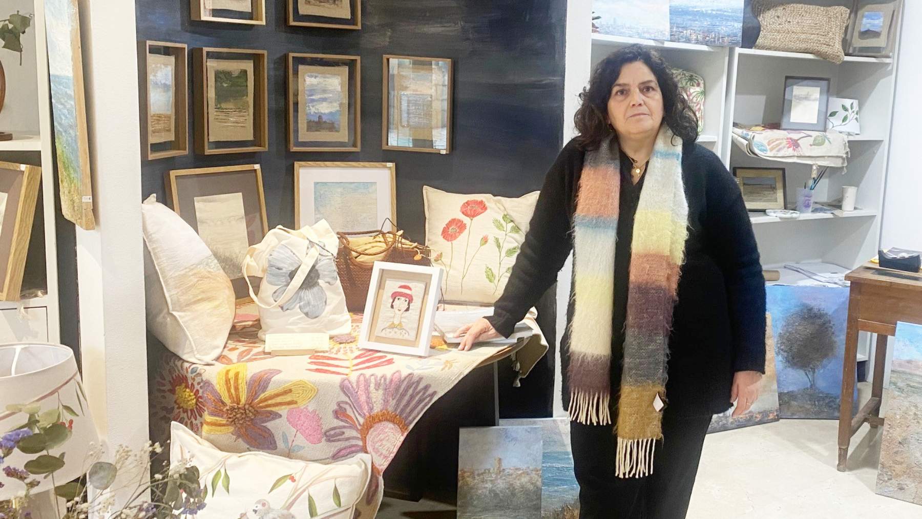 Marta abre su propia tienda en un pueblo de Navarra a los 58 años mientras todos cierran: 