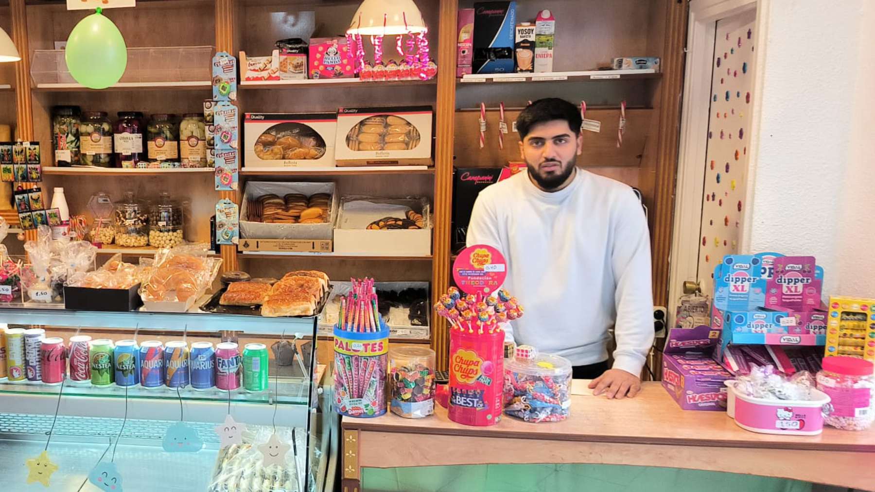 De una fábrica en ERTE a abrir una tienda de chuches en un pueblo de Navarrra: la valiente apuesta de Nacho