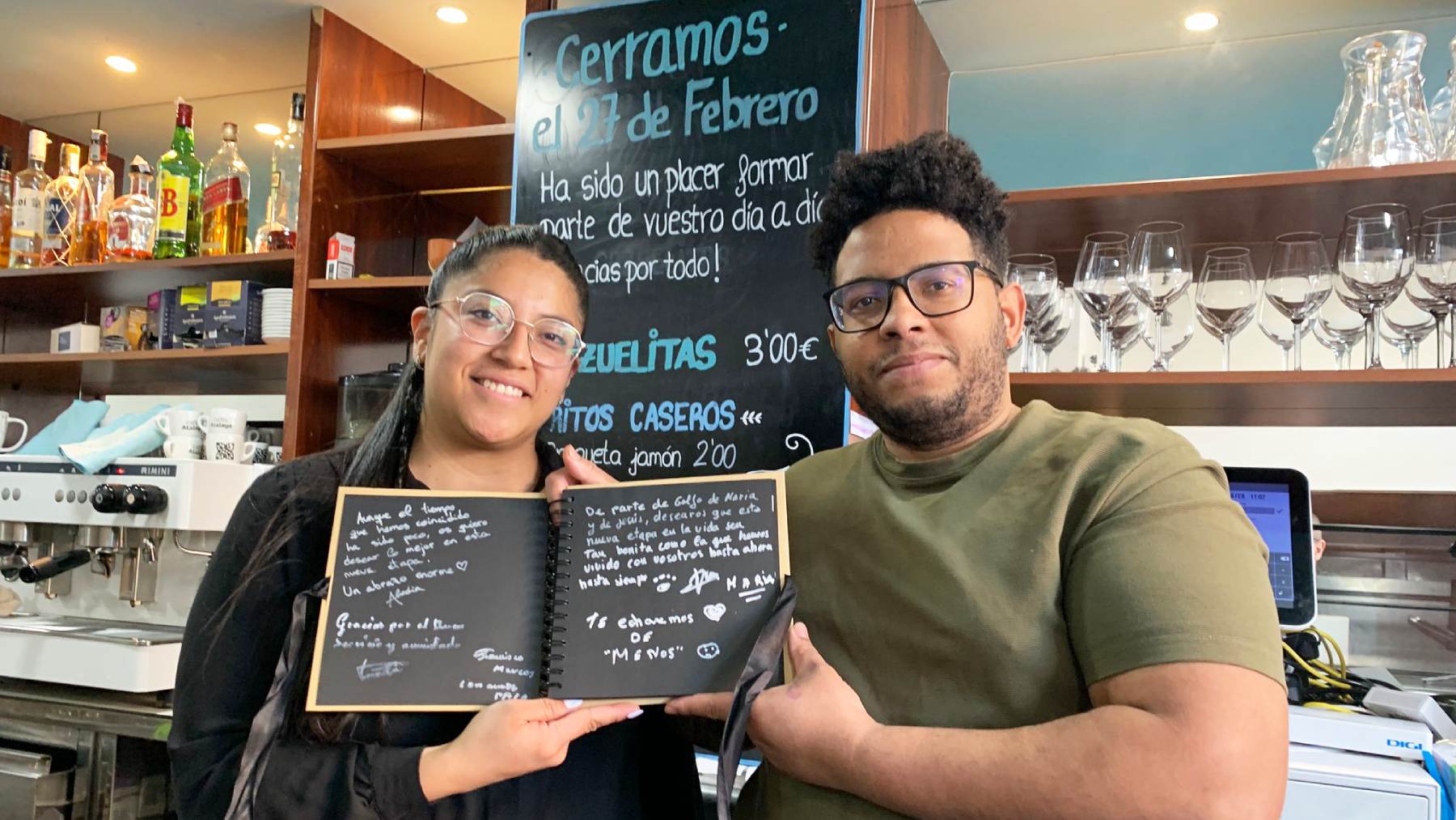 La pareja que cierra el bar de su ilusión en Pamplona después de casi dos años: “Nos agobian a impuestos”