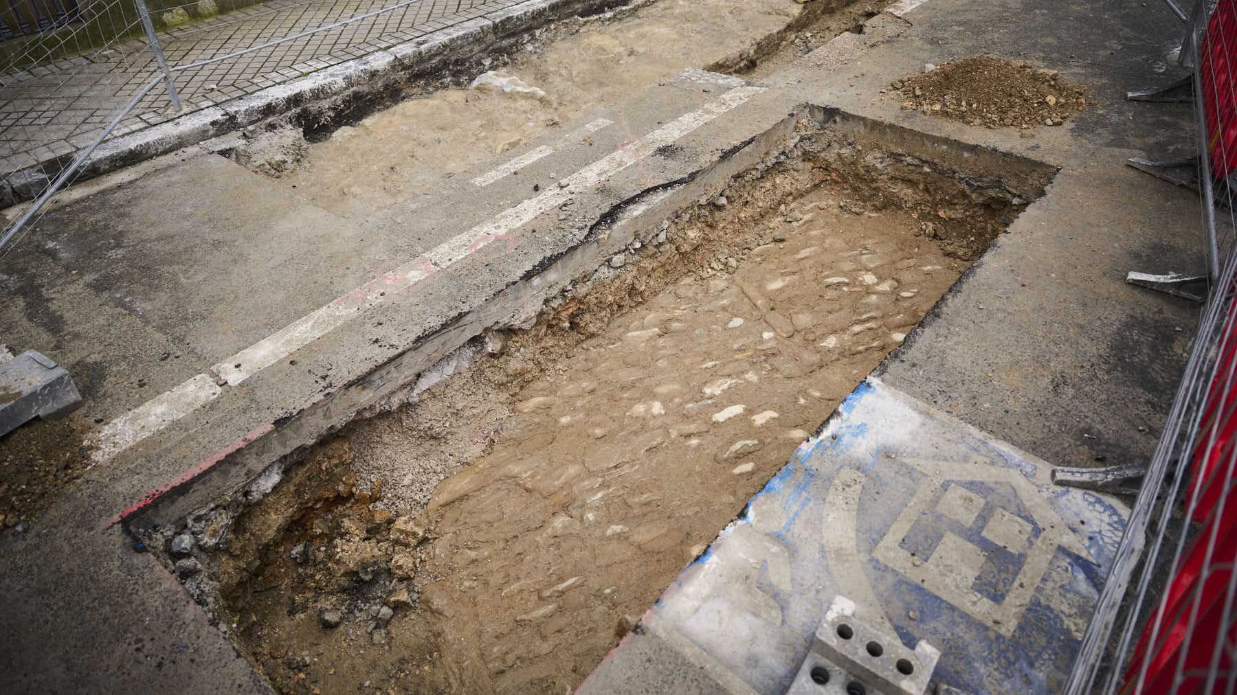 Las obras de Asiron en Sarasate destapan restos arqueológicos de la Pamplona del siglo XVIII