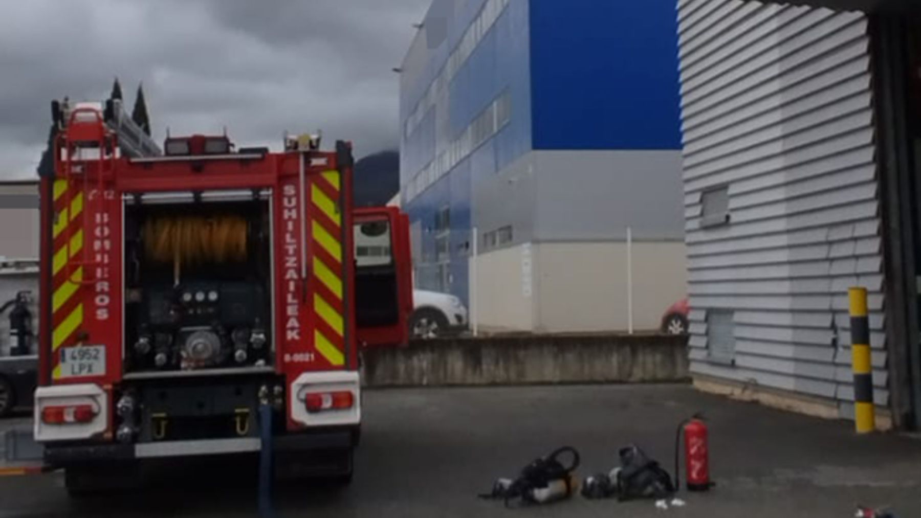 Un incendio en una empresa de la comarca de Pamplona activa los servicios de emergencia y deja un trabajador herido