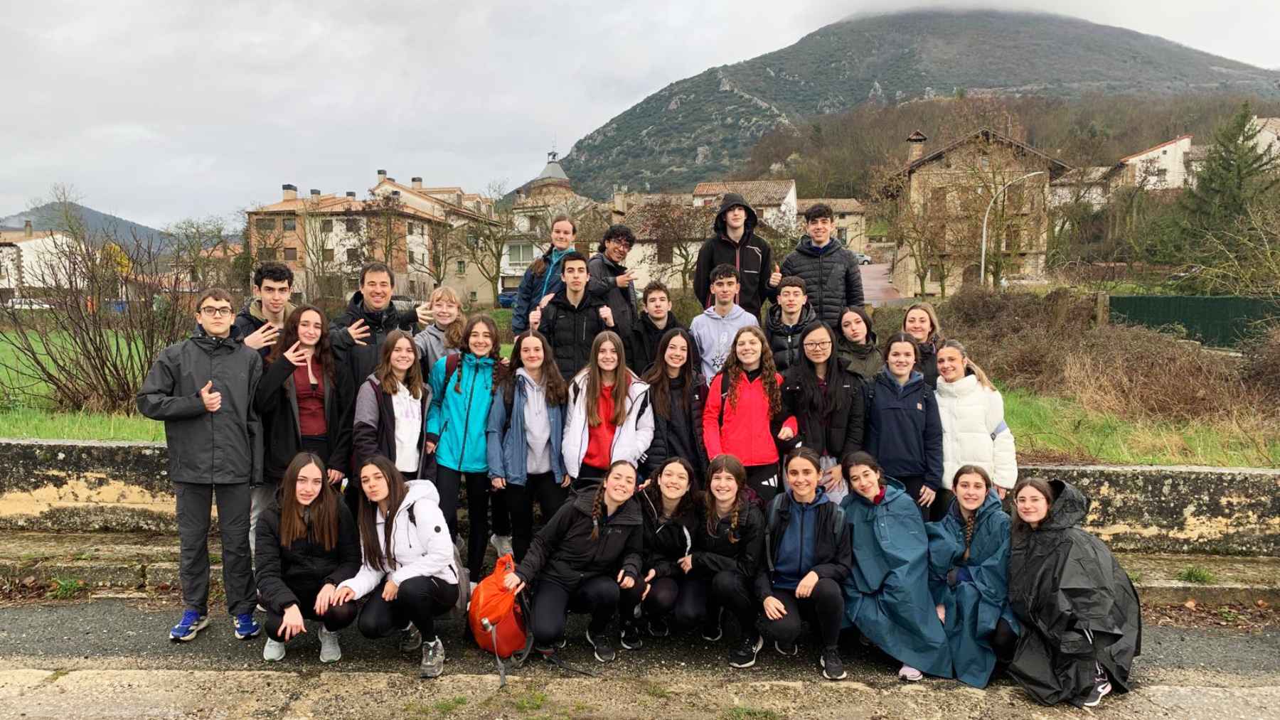 Foto de grupo de alumnos del colegio Nuestra Señora del Huerto en Monreal. Navarra.com