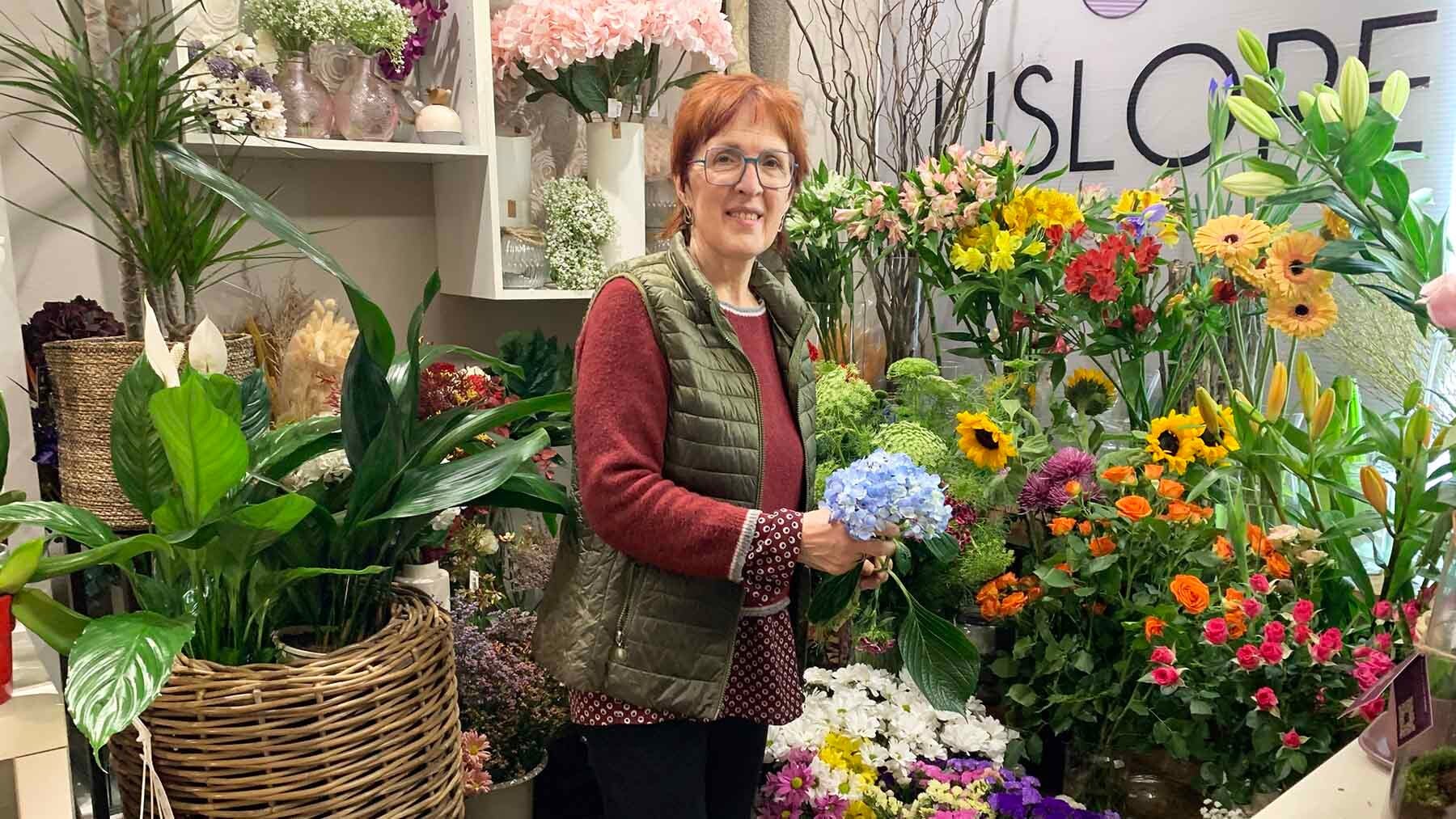La navarra que ha pasado media vida entre flores en Pamplona busca ahora relevo para su tienda