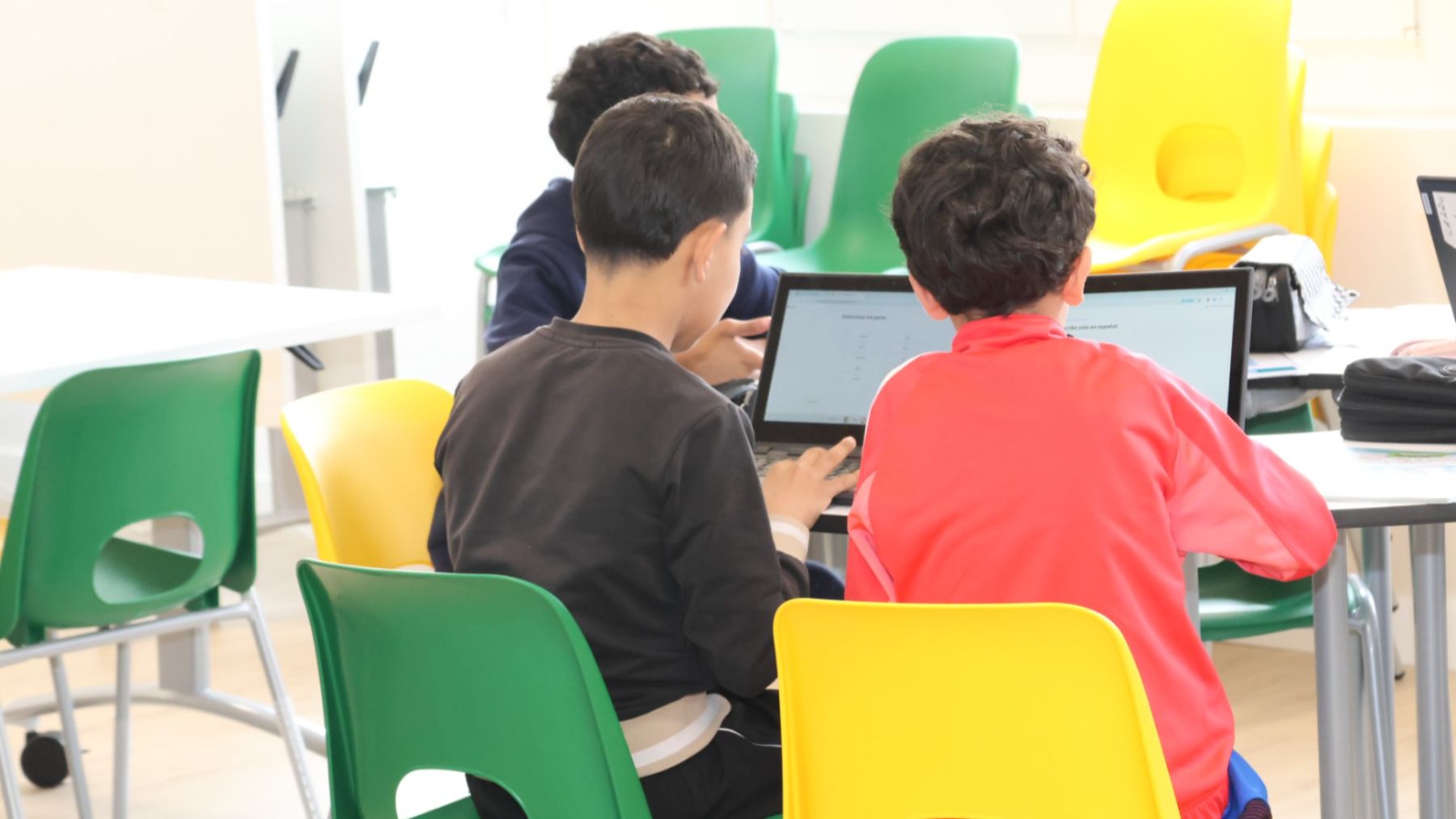 El pueblo de Navarra que transforma sus clases en un espacio pensado para aprender competencias digitales