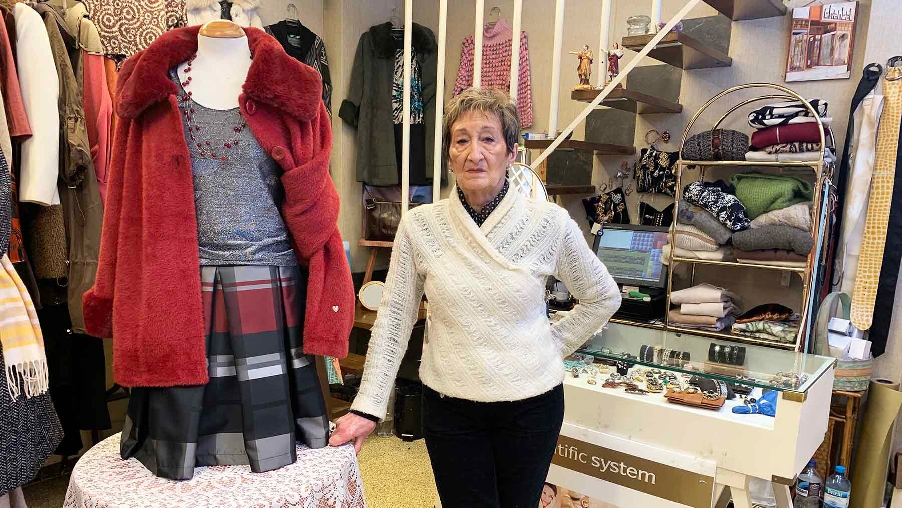 Isabel, la pamplonesa que sigue al frente de su tienda con casi 80 años: “No me quiero jubilar”