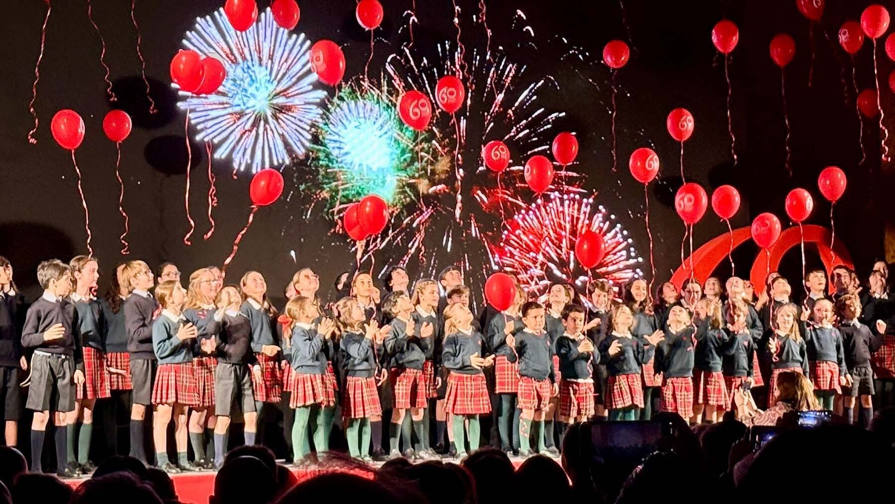 El colegio Miravalles-El Redín celebra su 60 aniversario con un evento multitudinario.