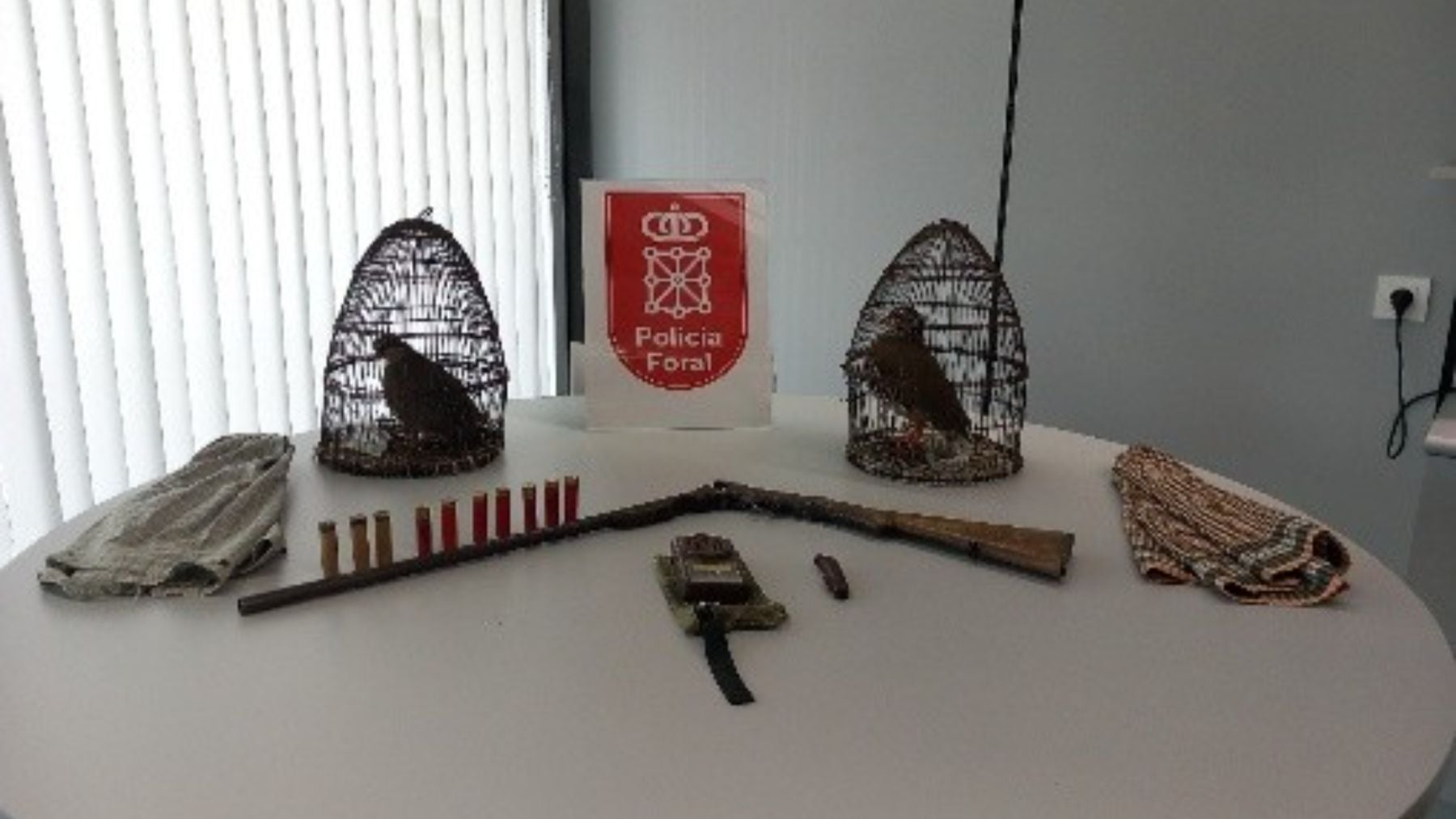 Investigado por delito contra la fauna y tenencia ilícita de armas al ser sorprendido cazando perdices en Navarra