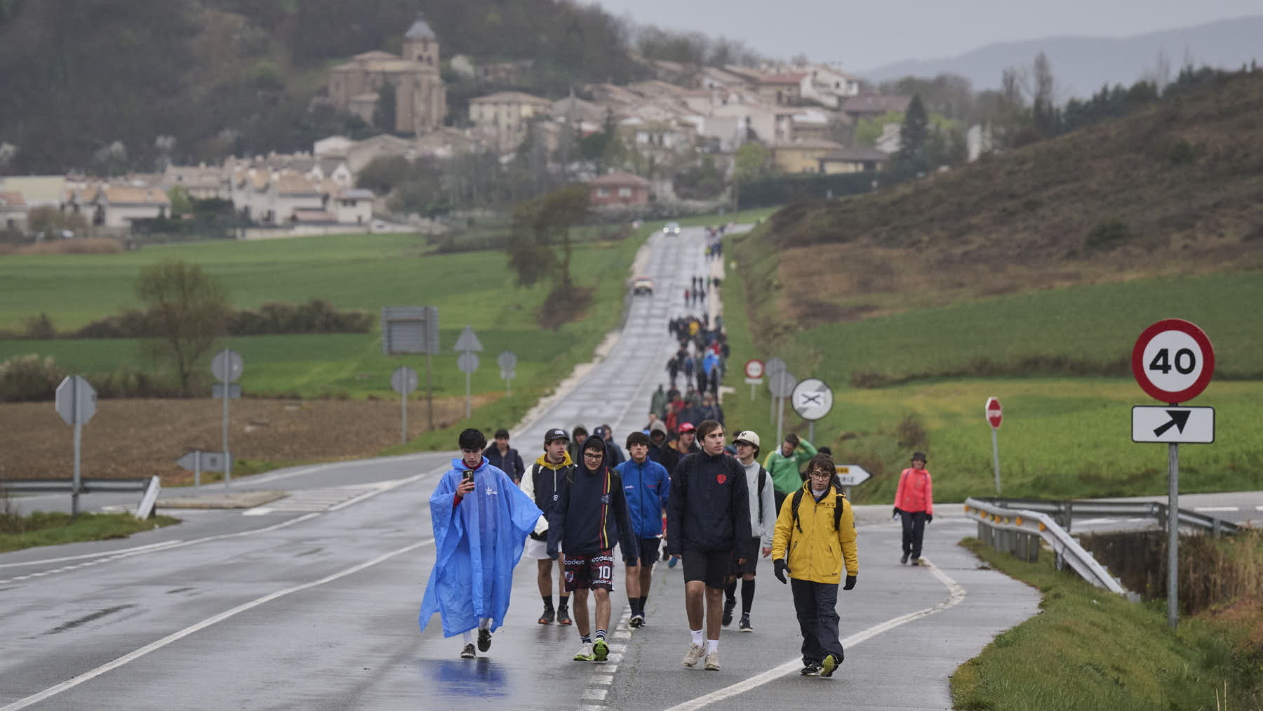 Chubasqueros de todos los colores: la segunda Javierada vive una de sus jornadas más duras en un día invernal