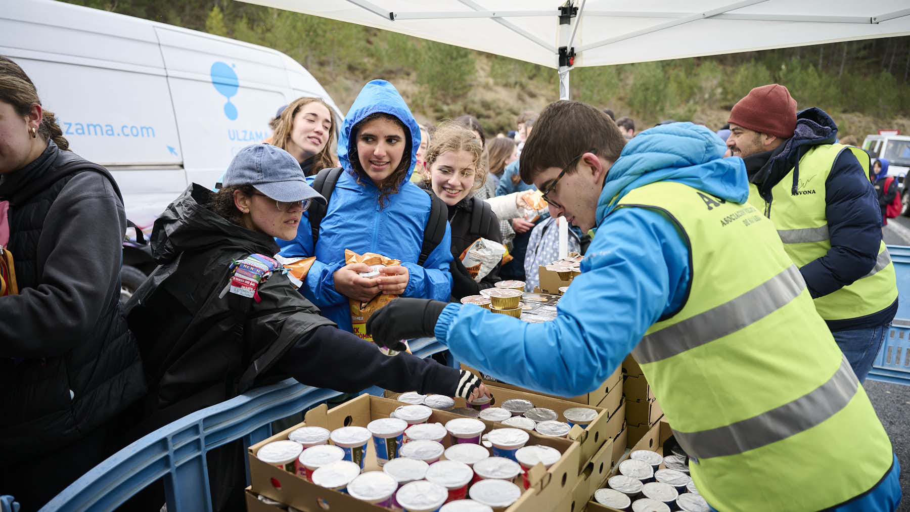 Miles de personas peregrinan a Javier durante la segunda Javierada de 2026. PABLO LASAOSA