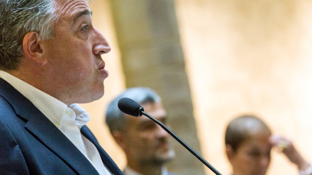 Los motivos por lo que Asiron ha ordenado teñir de verde el quiosco de la Plaza del Castillo